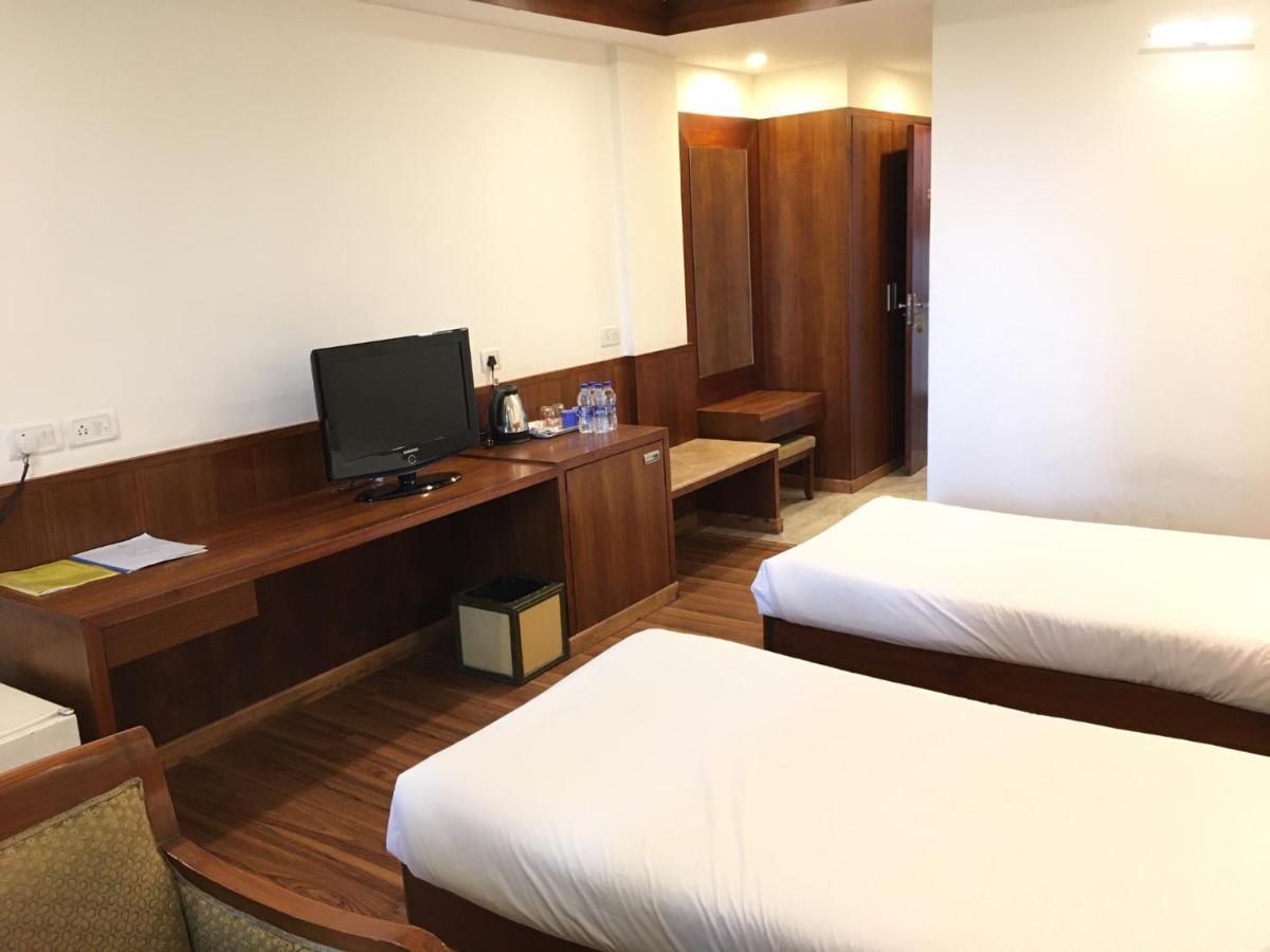 Hotel Jammu Ashok Экстерьер фото